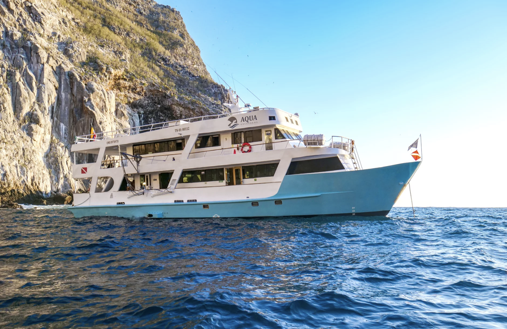 yacht aqua
